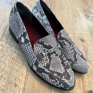 Munro Sz 8 Gray Snake Print Harrison Leather Horsebit Slip On Loafer Shoes EUC